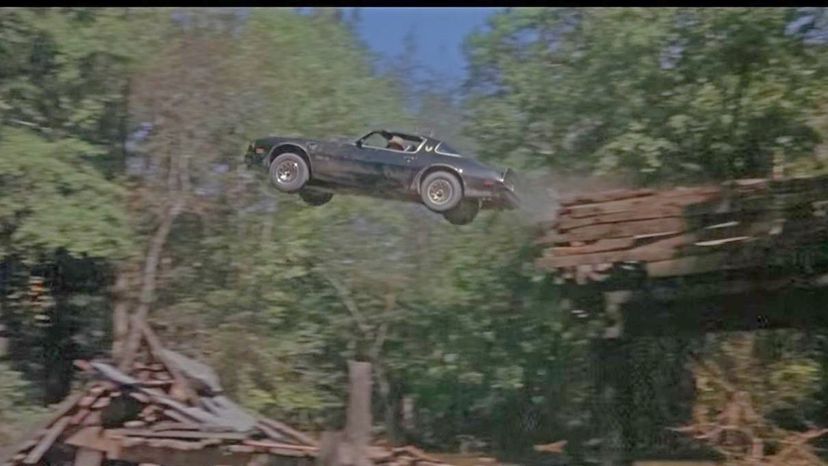 Smokey and the Bandit (1977)