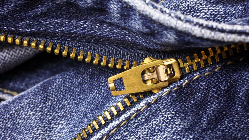 2 zipper GettyImages-155351293