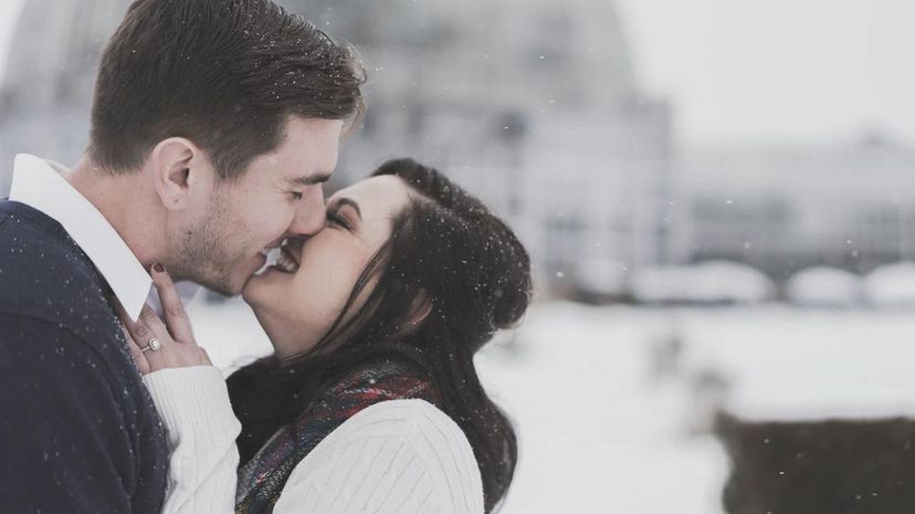 Kiss in snow