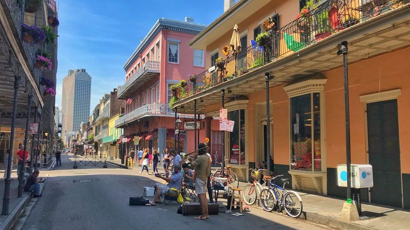 Q 02 New Orlan's historic French Quarter