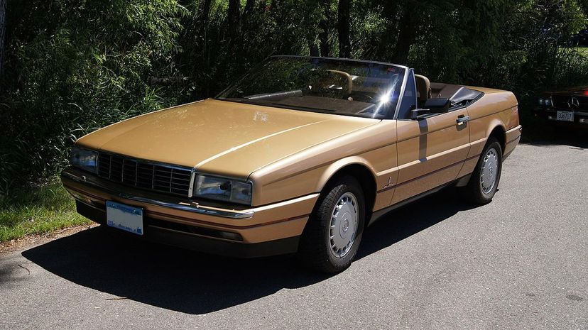 28_Mercedes_560_SL_&amp;_87_Cadillac_Allante_(9456395106)