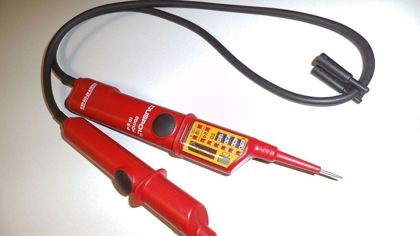 Voltage tester