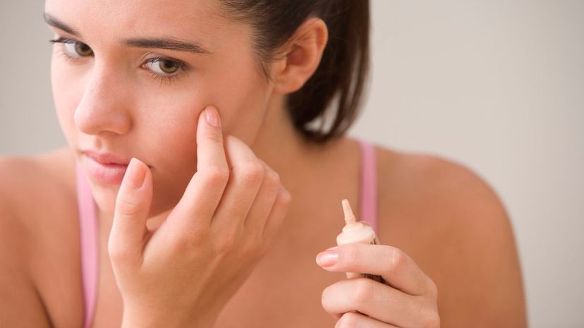 25 concealer on face