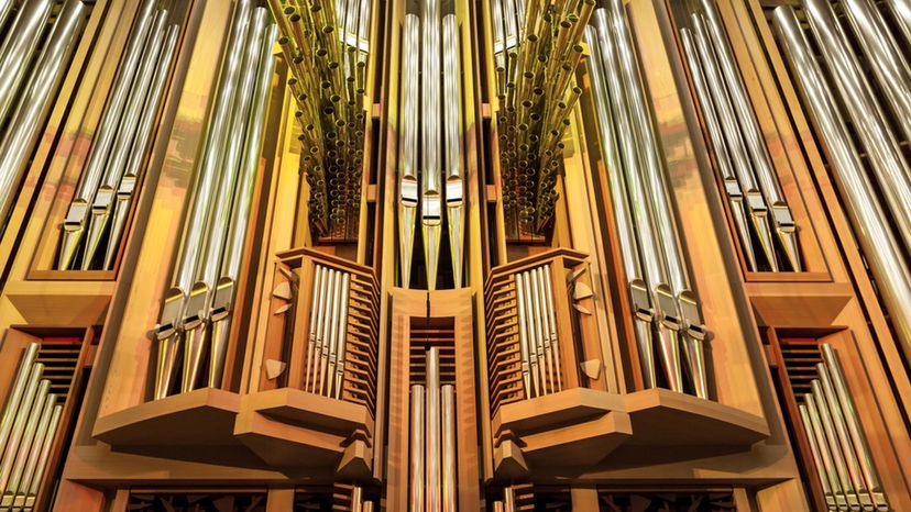 Pipe organ