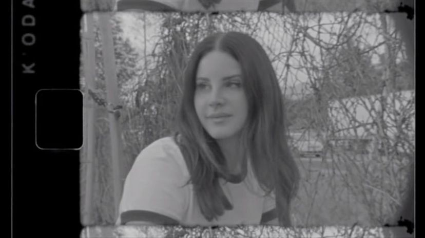 Lana Del Rey - Mariners Apartment Complex: listen with lyrics