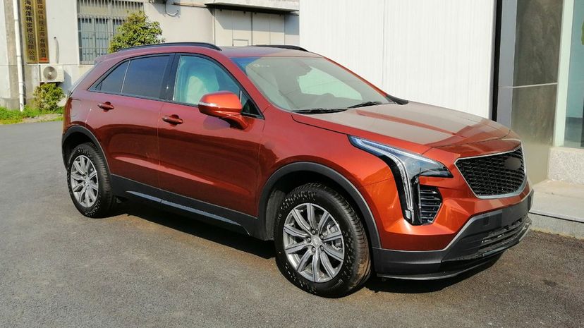 26 Cadillac XT4