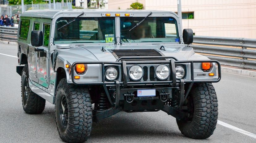 21- Hummer H1