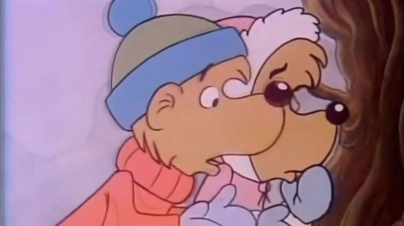 35 - The Berenstain Bears' Christmas Tree