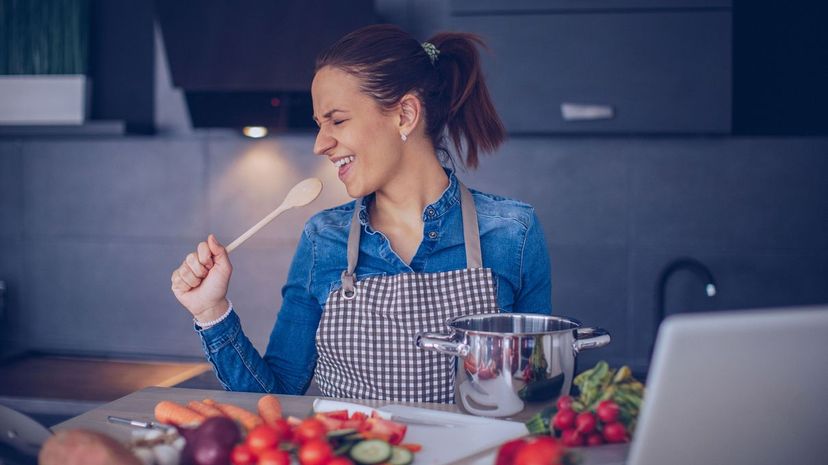 31 - singing cooking