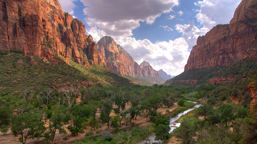 11 Zion National Park GettyImages-145677919