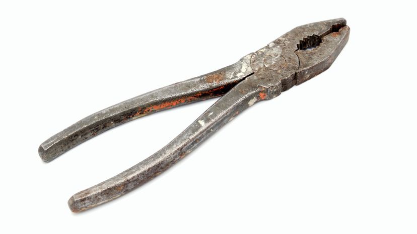 Flat nose pliers