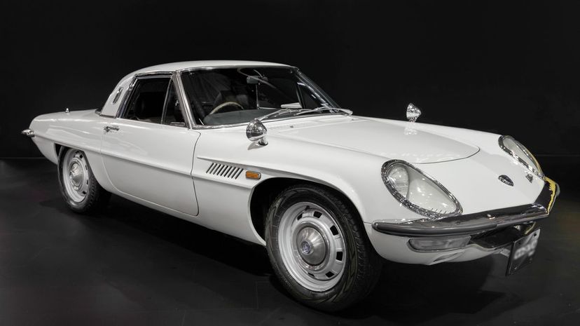 39-Mazda Cosmo