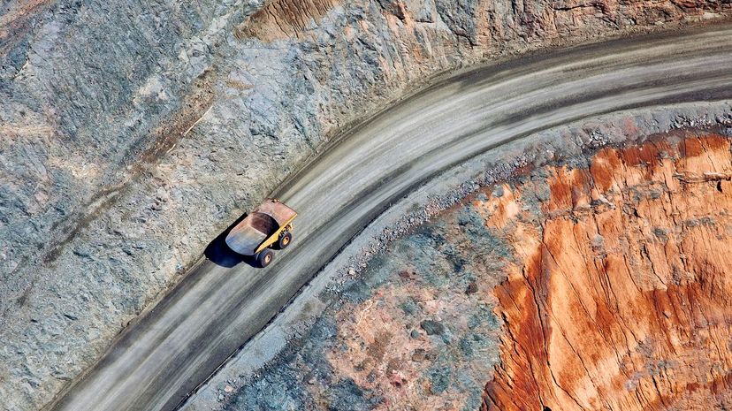 31-Mining＂border=