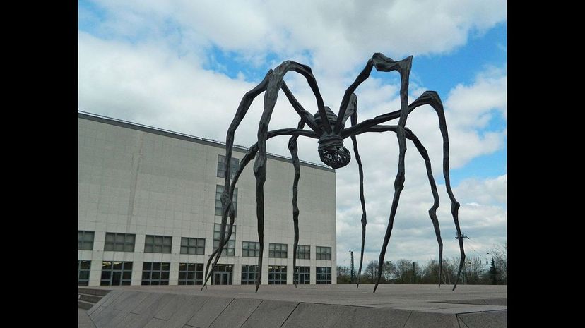 34 Louise Bourgeois Maman