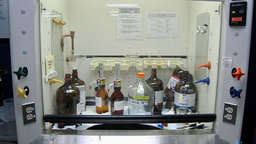 39 Fume hood