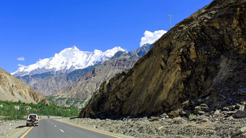 25-Karakoram Highway