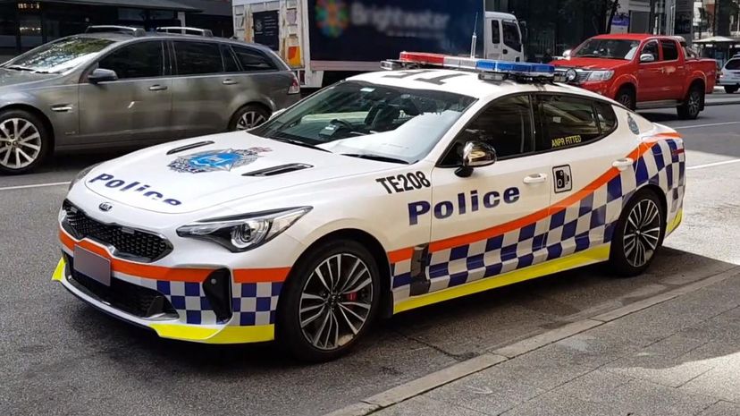 16 - Kia Stinger police