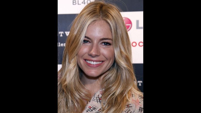 25 Sienna_Miller_2009