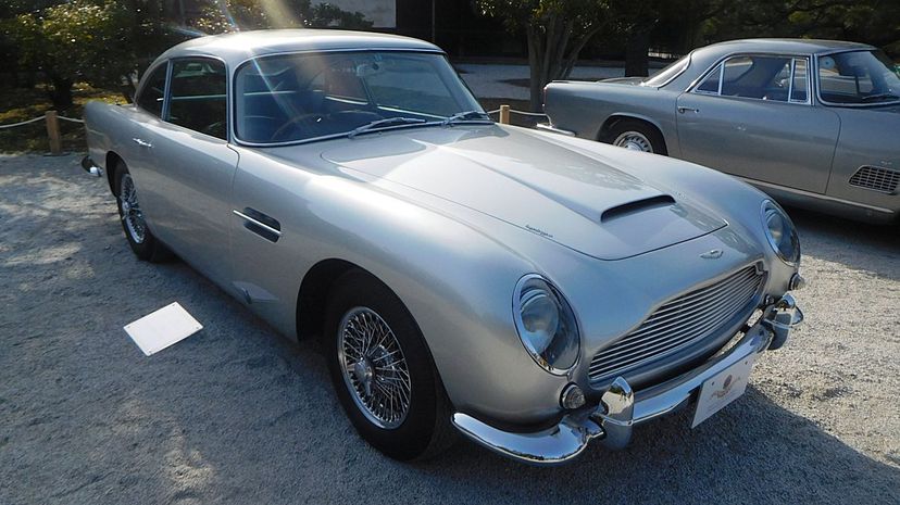 问题16 -阿斯顿马丁DB5＂width=