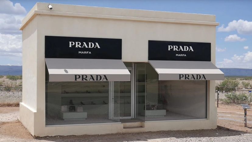 33_fake Prada store