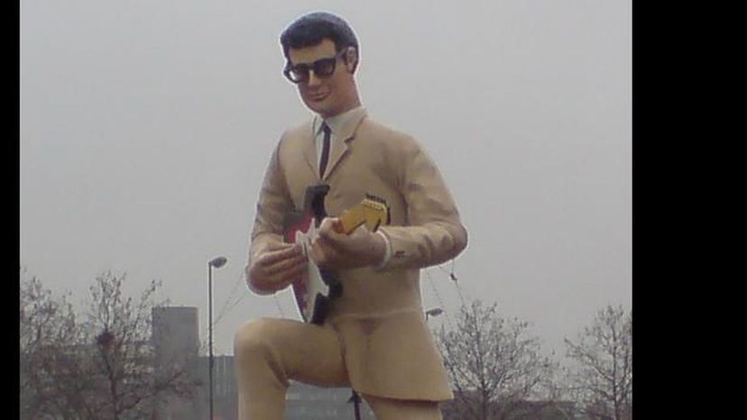 Buddy Holly statue