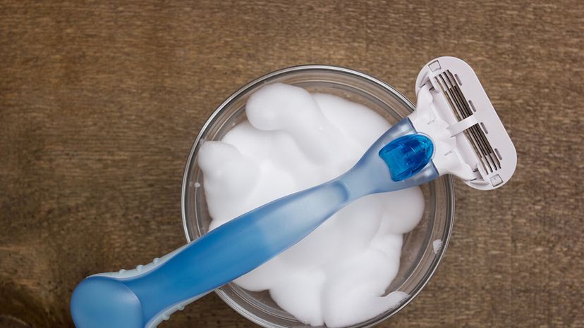 Shaving razor