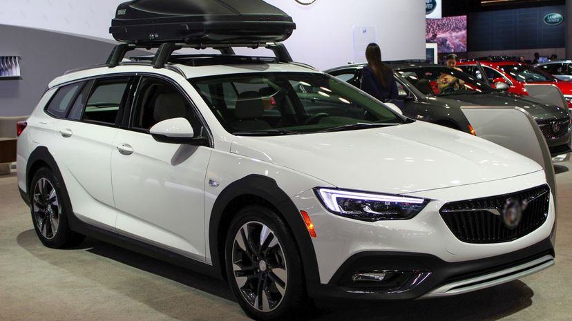 Q23-2019 Buick Regal TourX