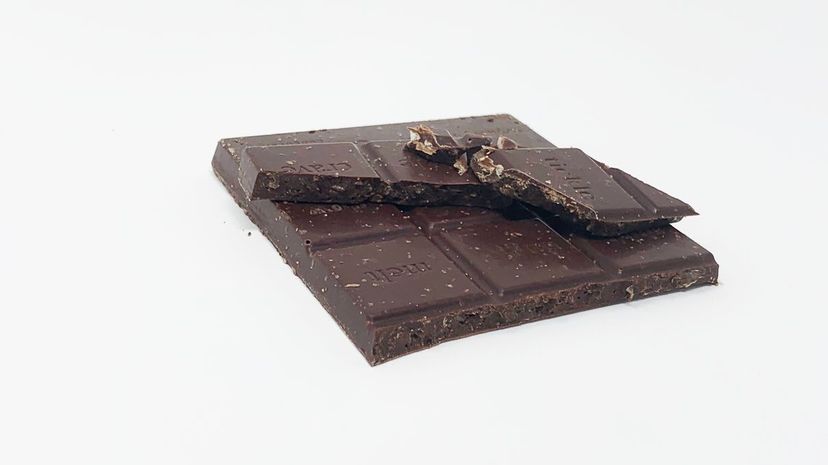 Candy - Chao Firecracker chocolate bar cut