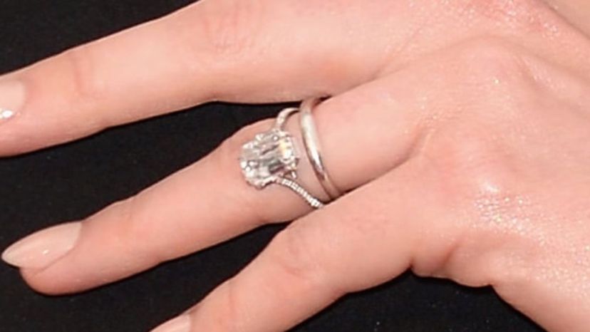 Anne hathaway hot sale wedding ring