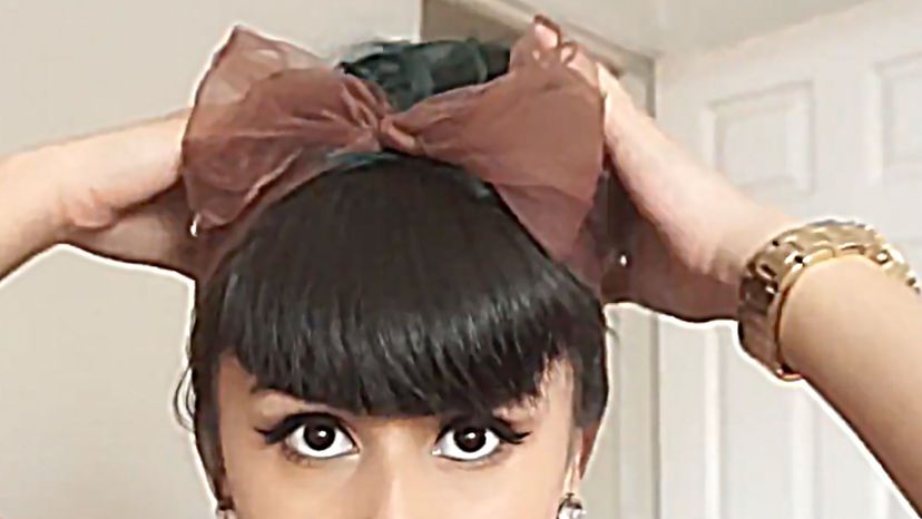 Pinup bangs