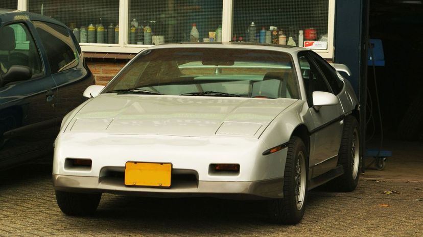 21_Pontiac_Fiero_GT_(9798747455)