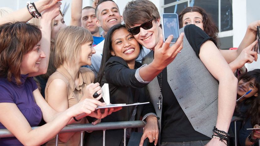 Q 30 Ditch SO for a celeb