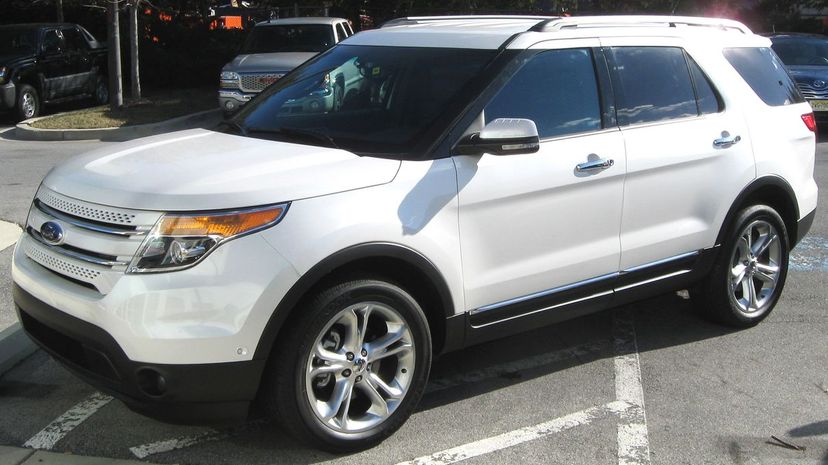 22 - Ford Explorer