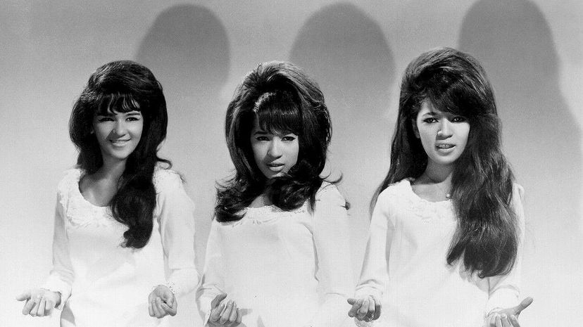 29 the Ronettes