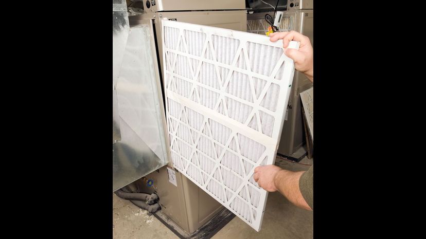 6 furnace filter GettyImages-183753690