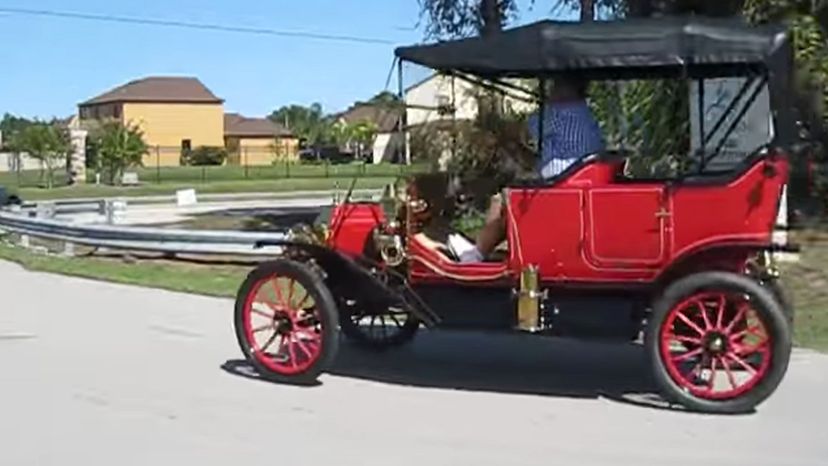1908 Ford Model T â€“ 2.9-liter straight four. 