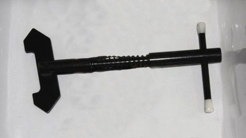 Garbage disposer wrench