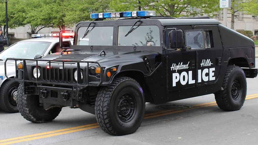 34 - Hummer police