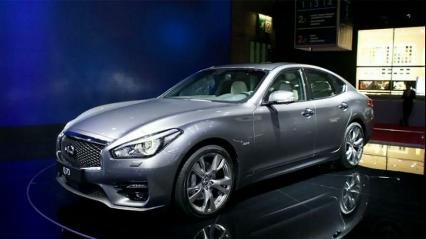 Infiniti Q70 