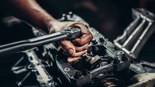 Can You Name the Auto Shop Tools We Need to Complete an Engine Repair?