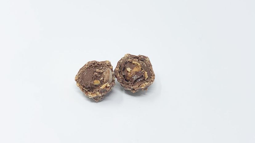 Candy - Ferrero Rocher cut