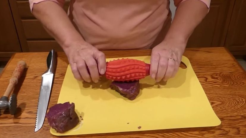 Rolling meat tenderizer