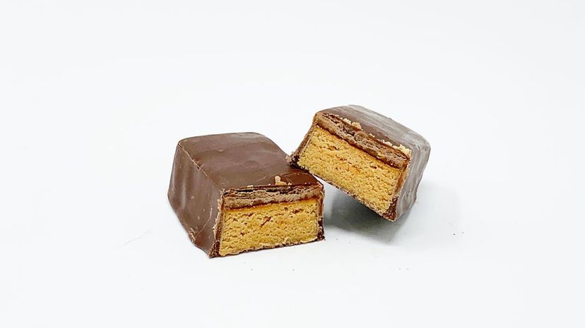 Protein Snacks - Balanced caramel nut blast cut