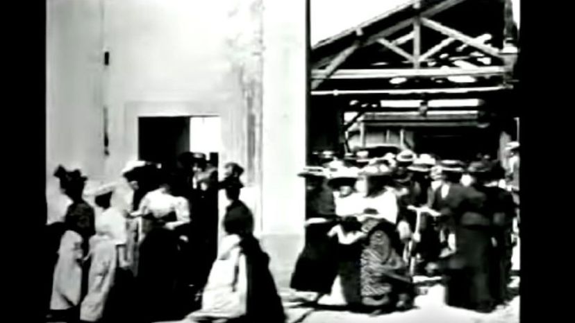 La Sortie del'Usine (Workers Exiting the Factory)