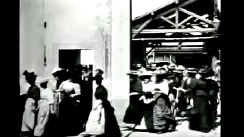 La Sortie delâ€™Usine (Workers Exiting the Factory)