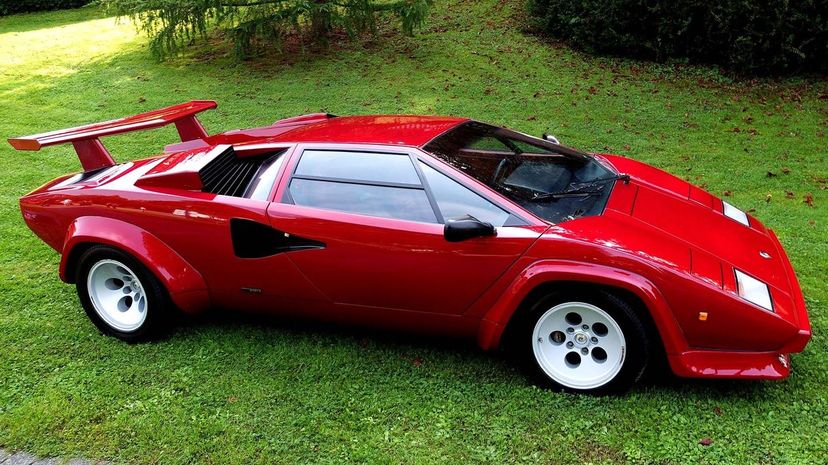 27 Lamborghini Countach