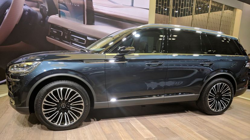 13 Lincoln Aviator