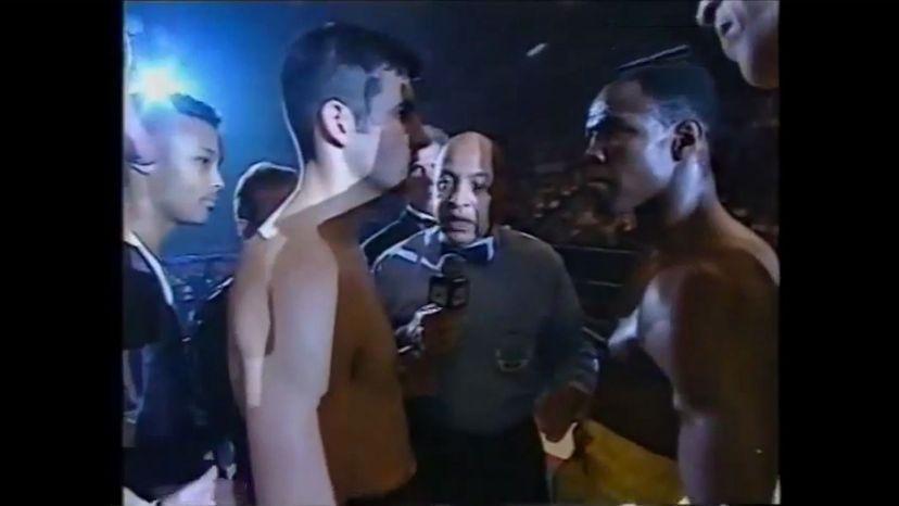 Joe Calzaghe vs. Chris Eubank â€- 1997年10月11日＂border=