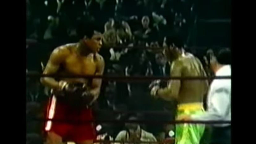 Joe-Frazier-vs.-Muhammad-Ali-a€“-Mar.-8, -1971＂border=