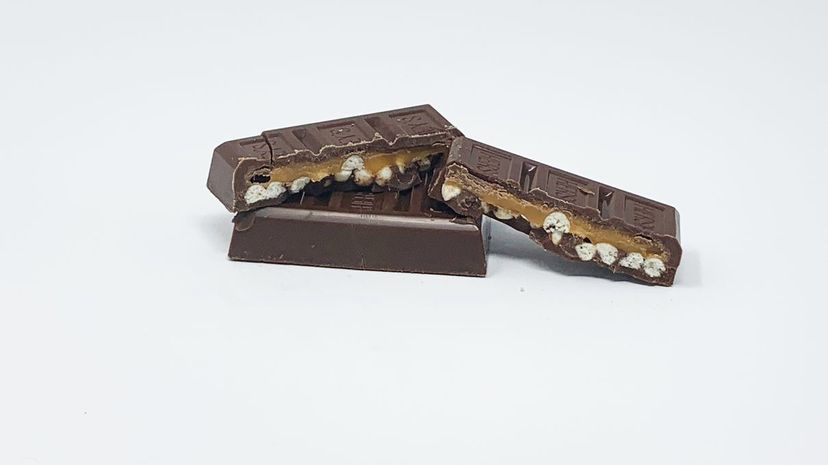 Candy - Cookie Layer Crunch cut 2